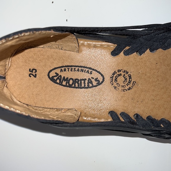 Handcrafted Sandal in black size 7.5-8 - Picture 2 of 5